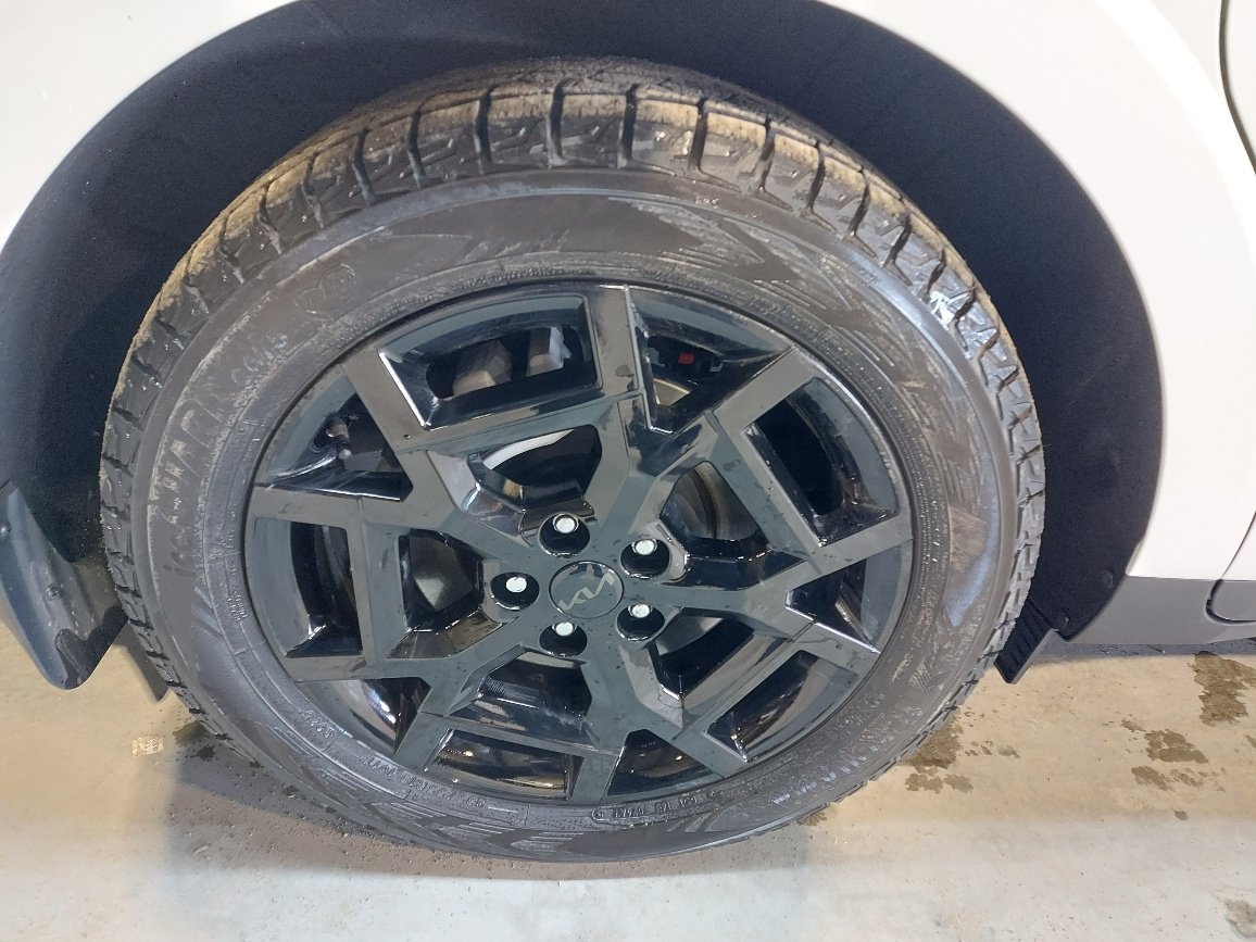 2026 KIA Carnival Snow White Pearl Blainville - photo #2