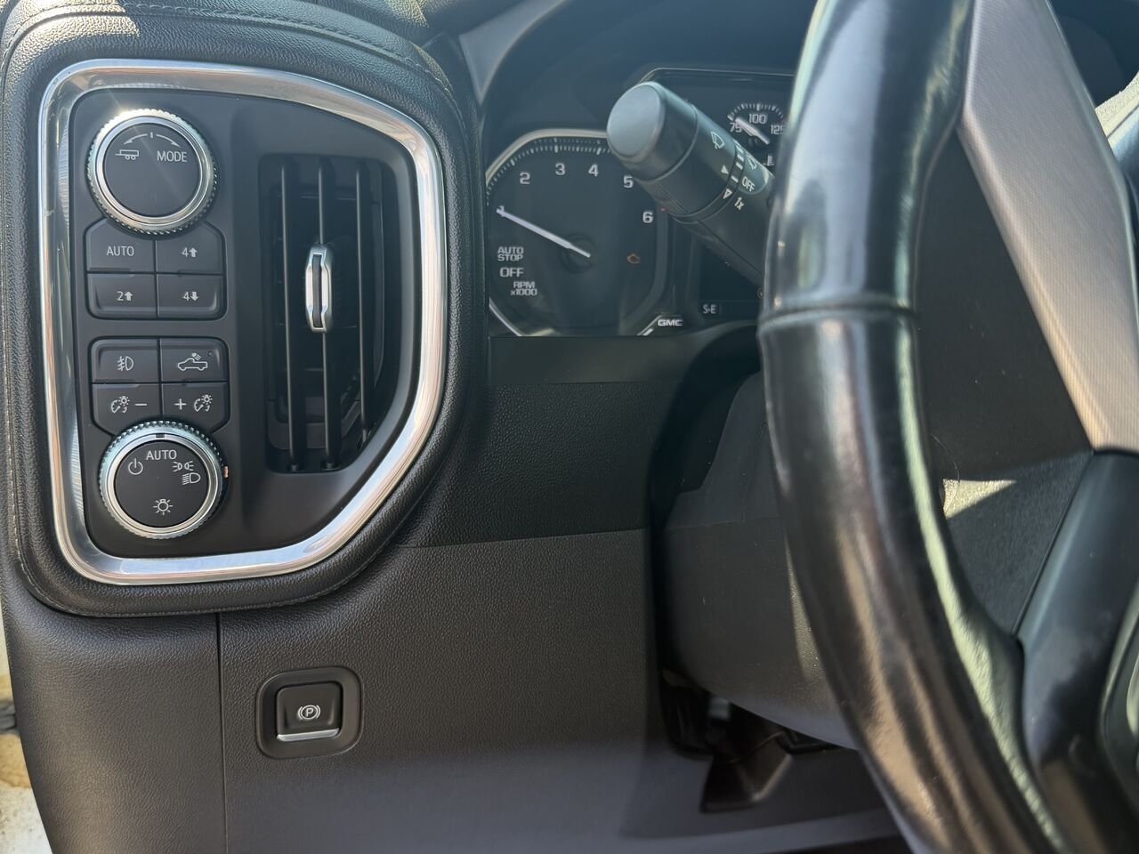GMC SIERRA K1500 ELEVATION Elevation cabine multiplace 4RM 157 po 2021 Blanc Gatineau - photo #2