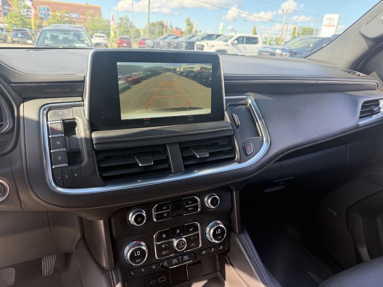 2023 GMC YUKON AT4 AT4 4 portes 4RM White Gatineau - photo #6