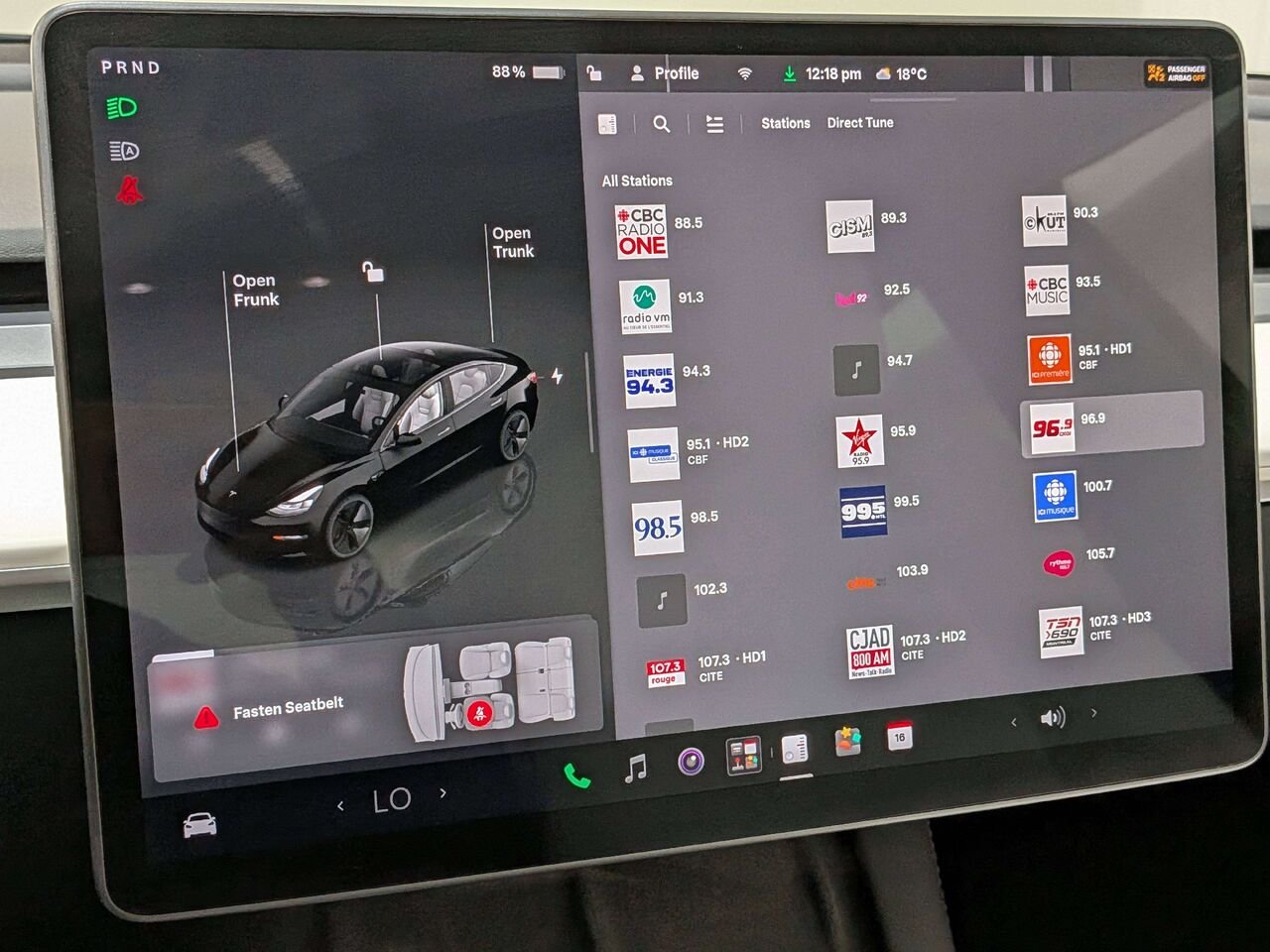 2022 Tesla Model 3 Standard Range RWD *Ltd Avail* Black Val-David - photo #26