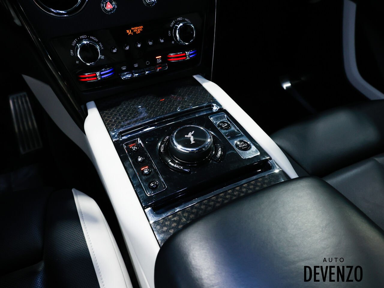 2023 Rolls-Royce Cullinan Black Saint-Eustache - photo #16
