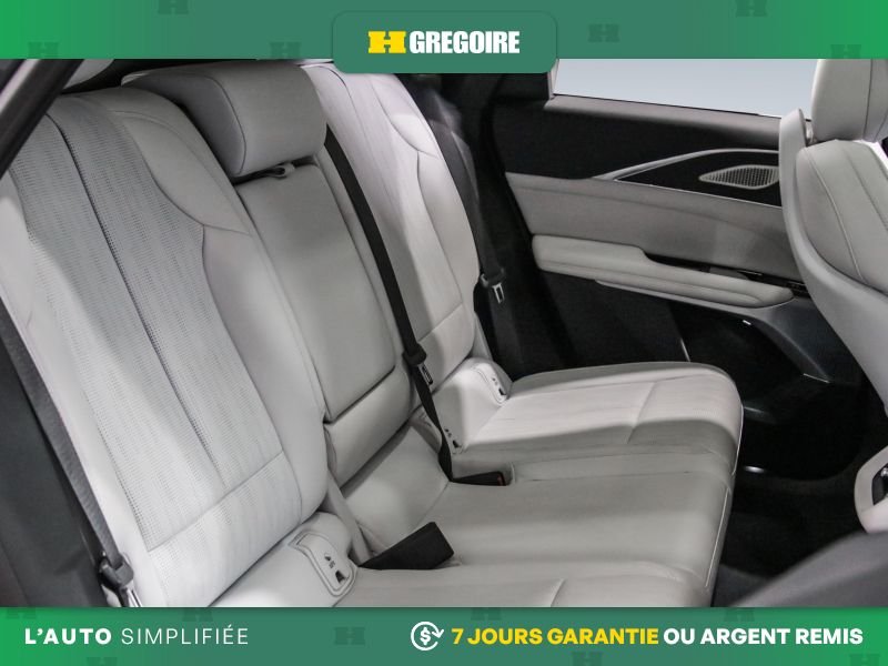 Cadillac LYRIQ 821132 | RWD Luxury AUTO A/C MAGS CUIR NAV CAM RECUL BLUETO 2023 Noir Laval - photo #29