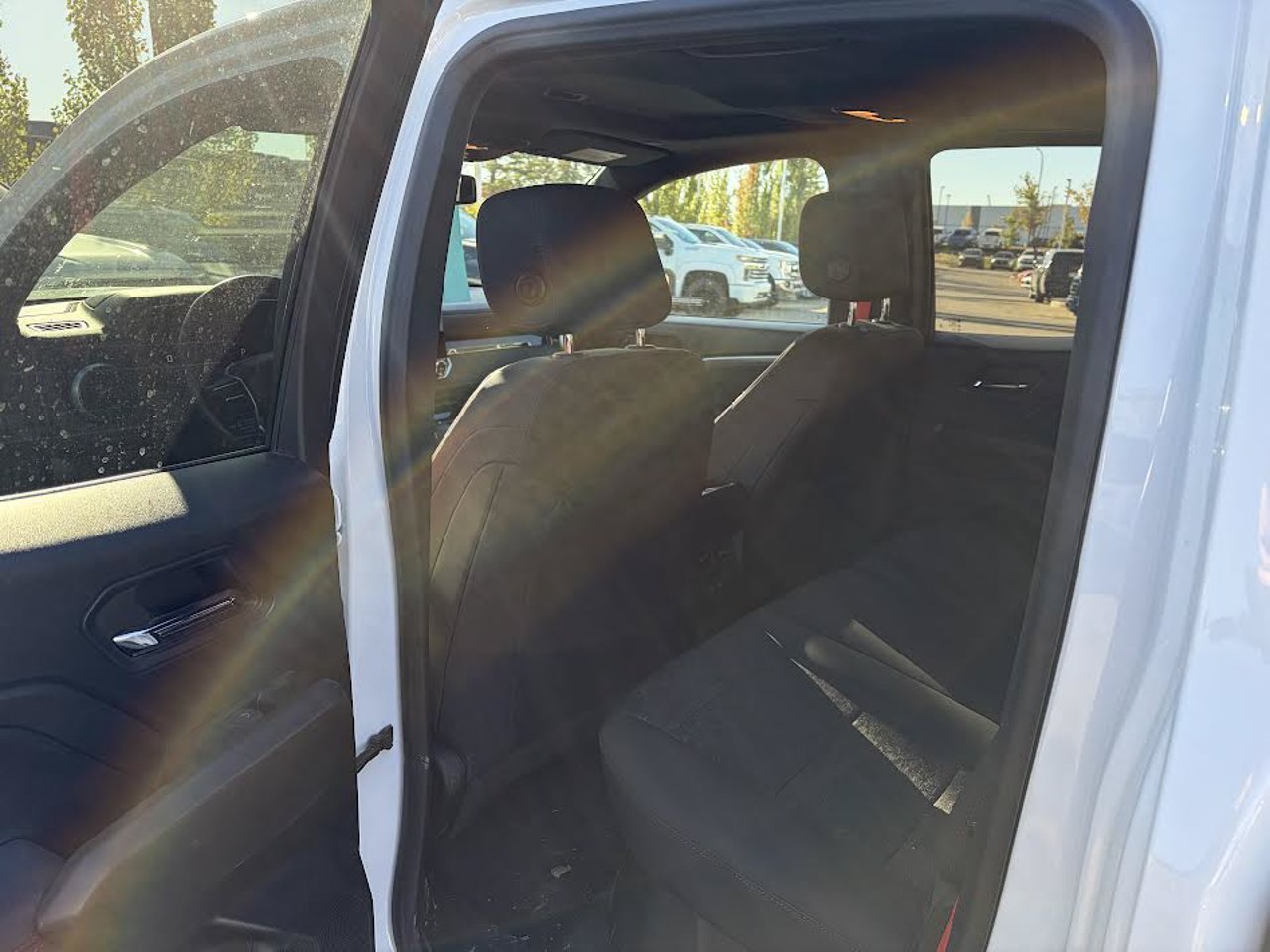 2024 Chevrolet Colorado 4WD Crew Cab Z71 White Sherwood Park - photo #5