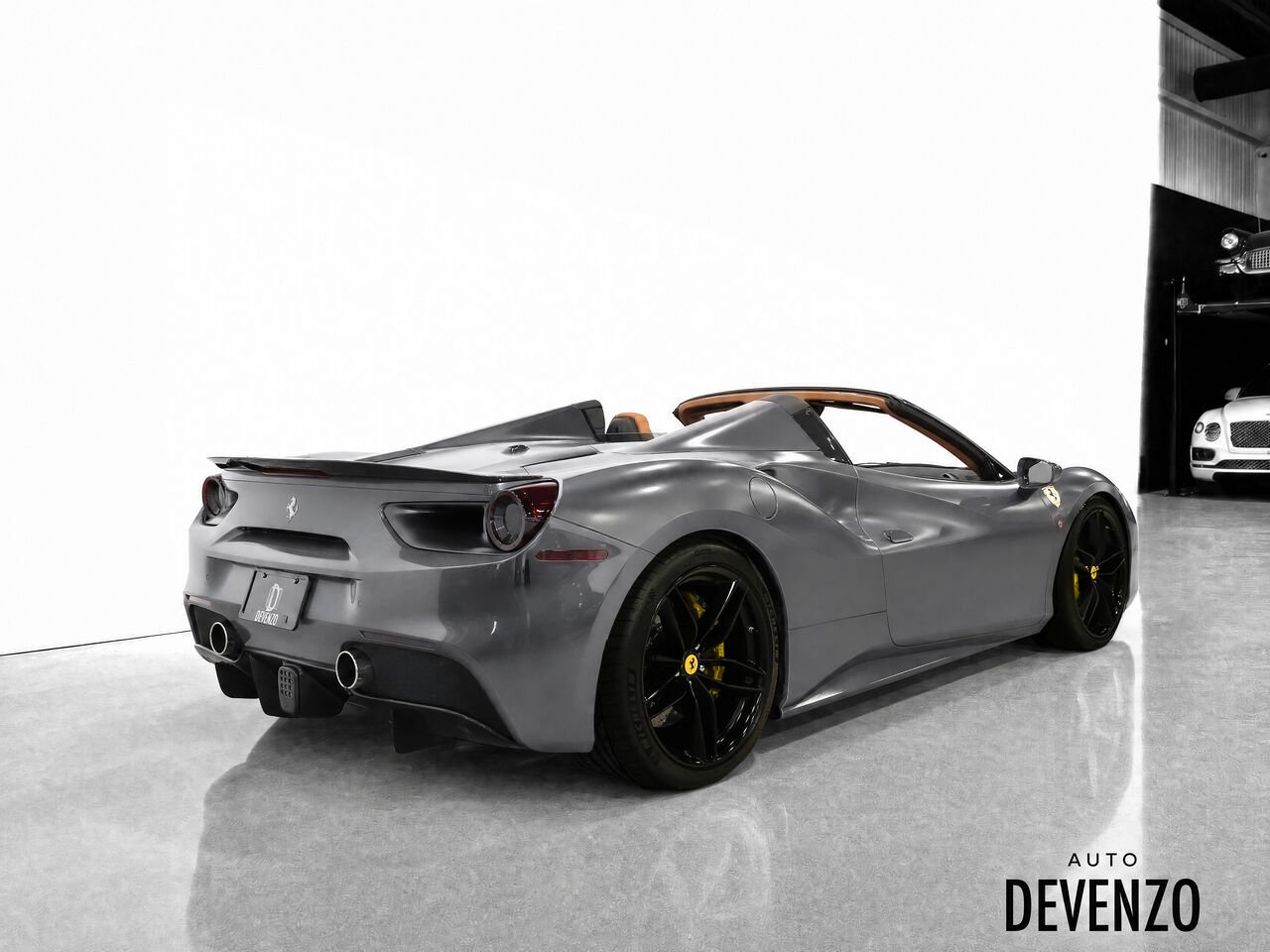 Ferrari 488 2017 Gris Saint-Eustache - photo #3