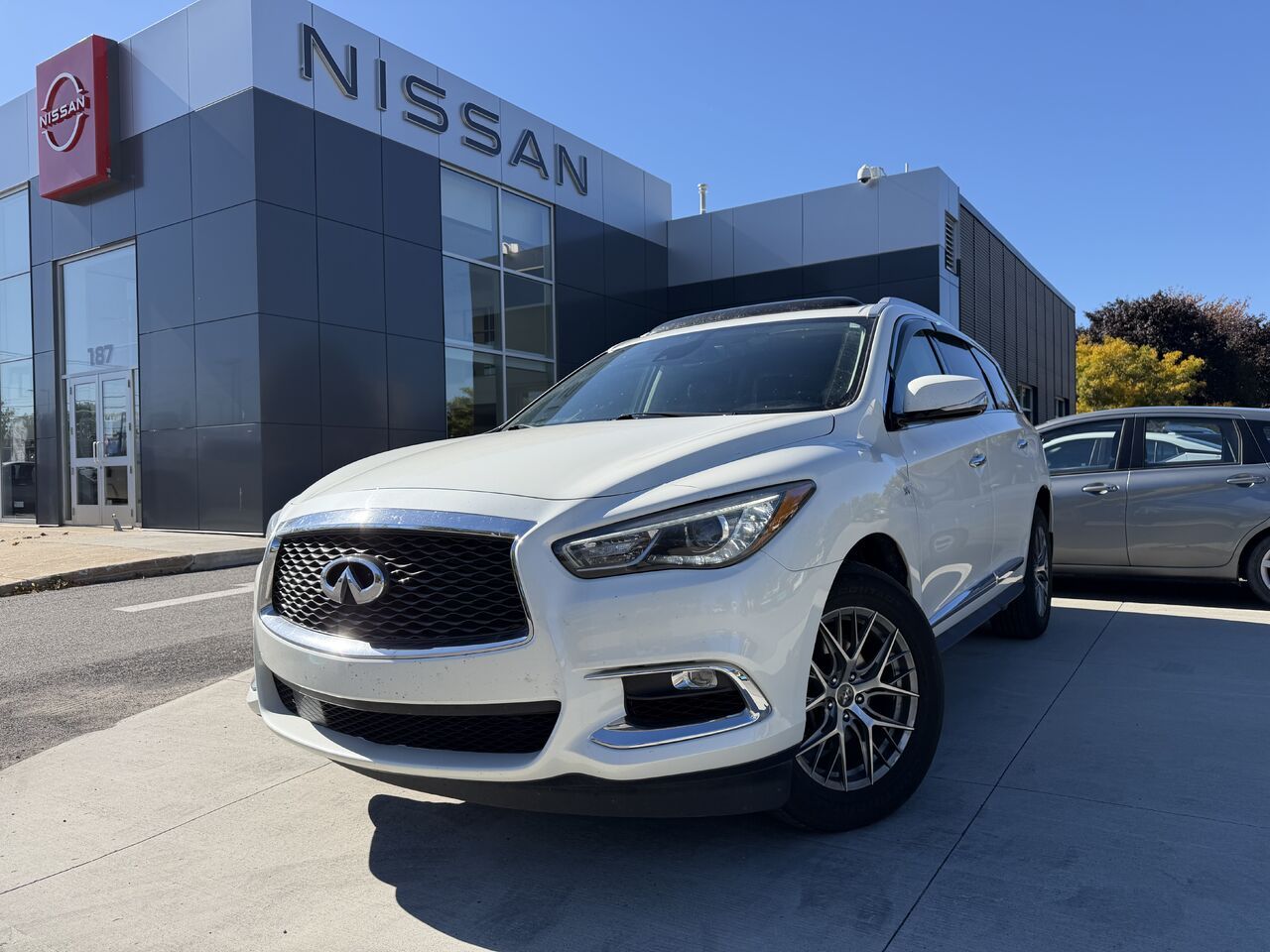 White 2019 INFINITI QX60 SUV / Crossover All-Wheel Drive Automatic