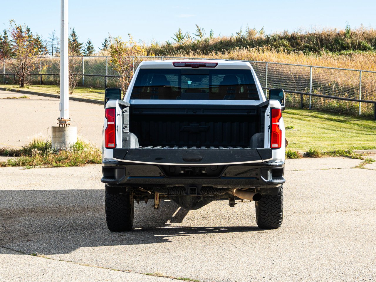 2026 Chevrolet Silverado 3500HD 4WD Crew Cab 159 LTZ White Sherwood Park - photo #15