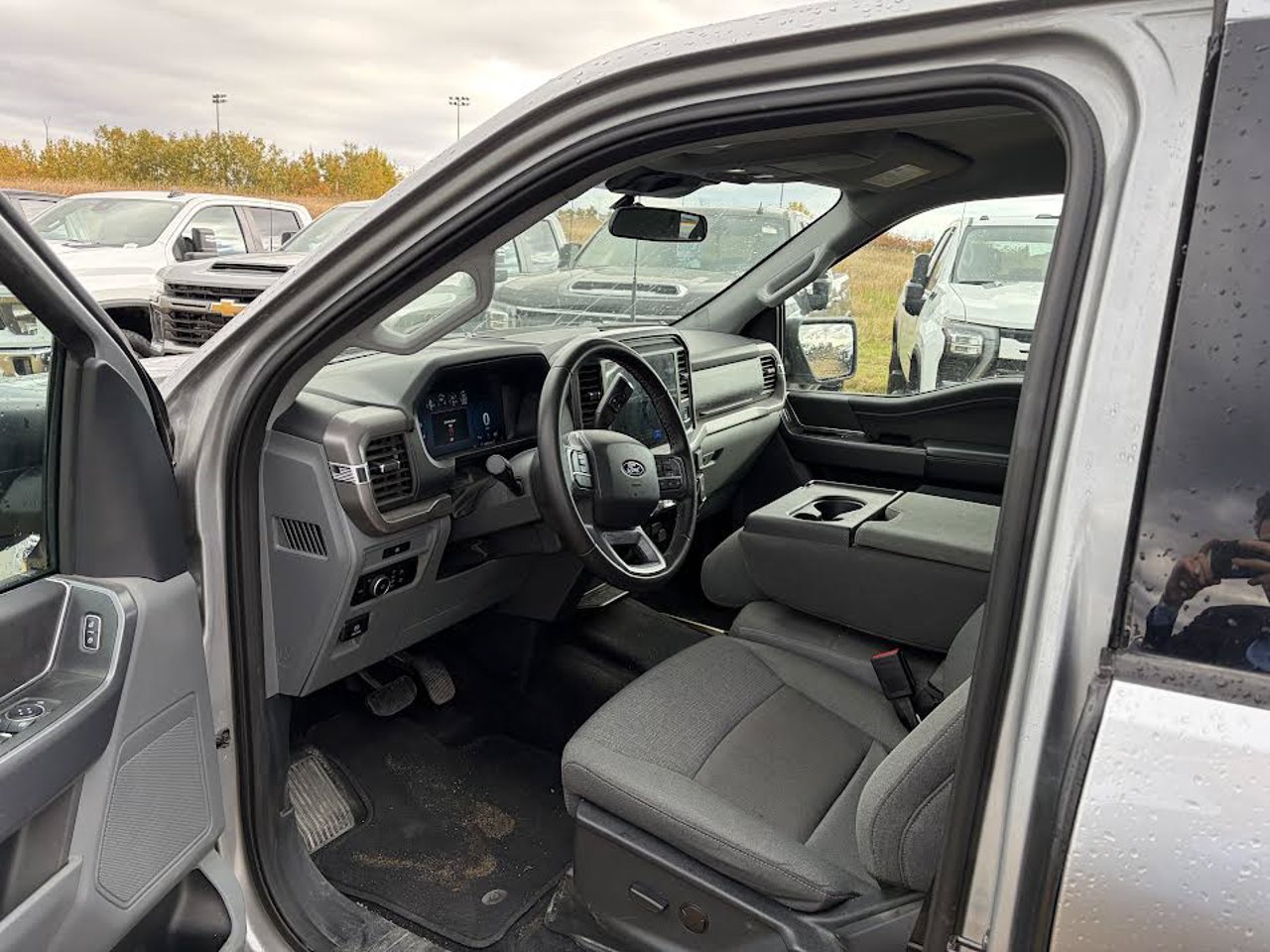 2025 Ford F-150 XLT 4WD SuperCrew 5.5' Box Grey Sherwood Park - photo #6