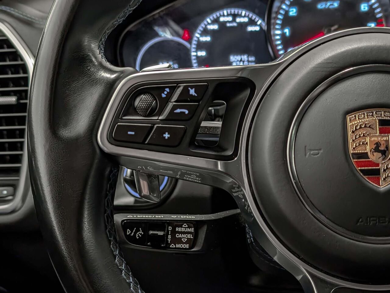 Porsche CAYENNE GTS Option Rear Axle Stearing Exhaust Sport 2023 Argent Sherbrooke - photo #17