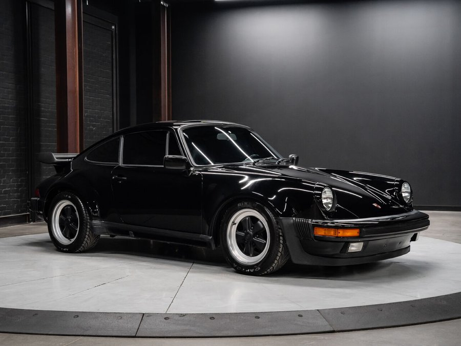 1977 Porsche 911S 1977 Black