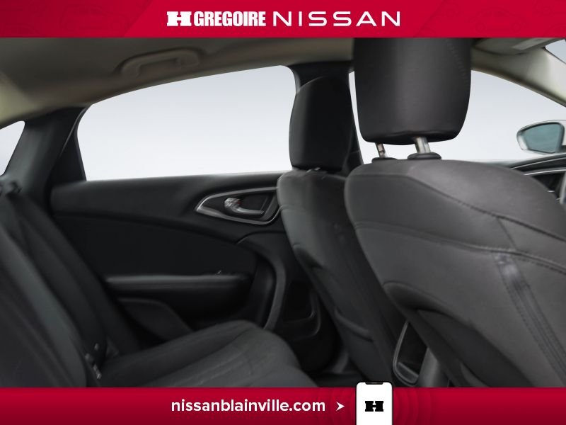 Chrysler 200 2015 Blanc Blainville - photo #22