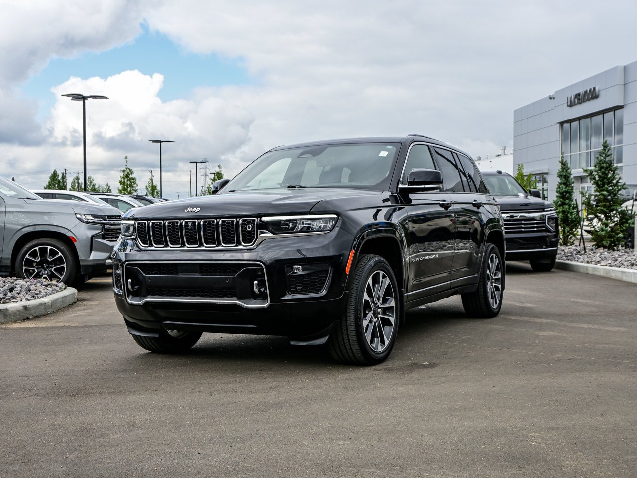 2023 Jeep Grand Cherokee Overland 4x4 Black Sherwood Park - photo #3