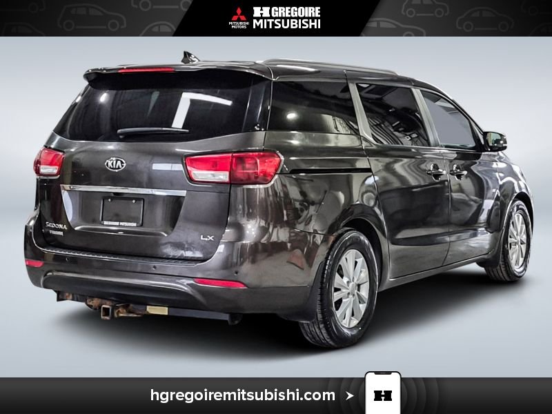 2017 Kia Sedona Grey Blainville - photo #8