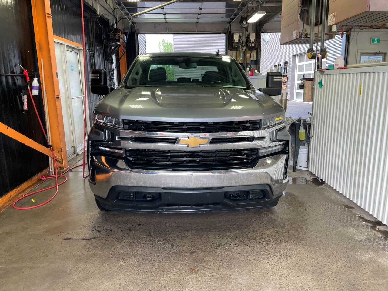 Chevrolet Silverado 1500 LT TRUE NORTH 4X4 V8 *SIÈGES CHAUFF* BEDLINER WIFI 2020 Gris Saint-Jérôme - photo #3