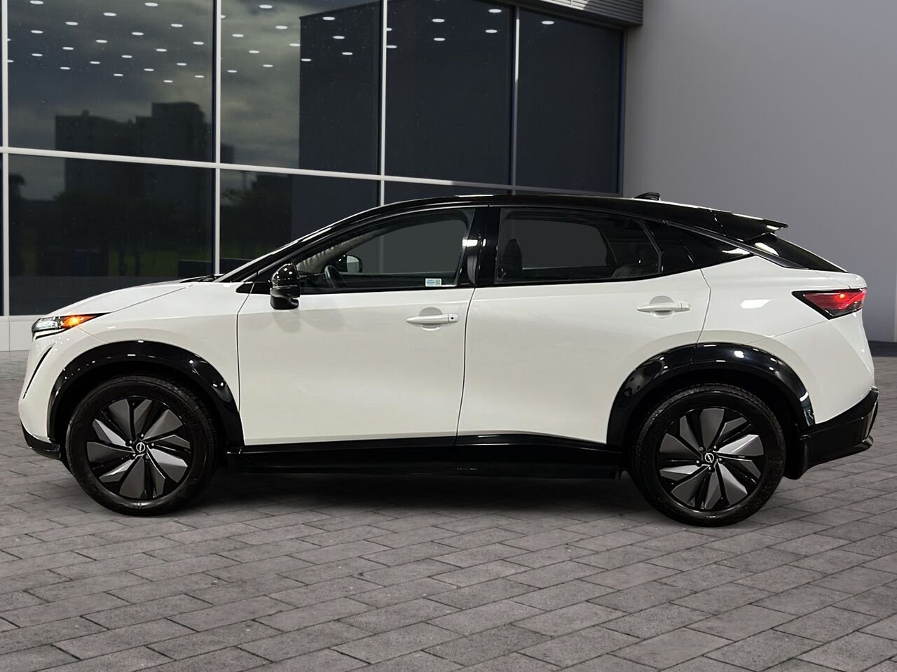 Nissan ARIYA 2024 Blanc Québec - photo #4
