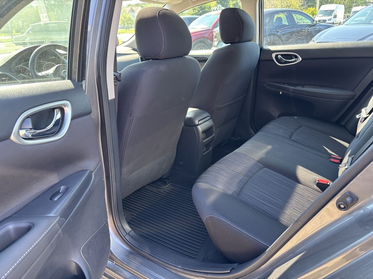 2018 Nissan Sentra SV Édition de minuit CVT Grey Montmagny - photo #10