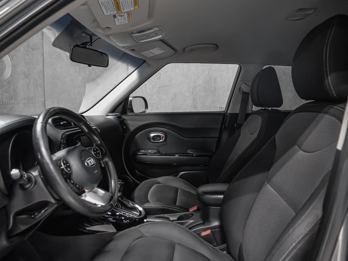 2018 Kia Soul Green Montreal - photo #14
