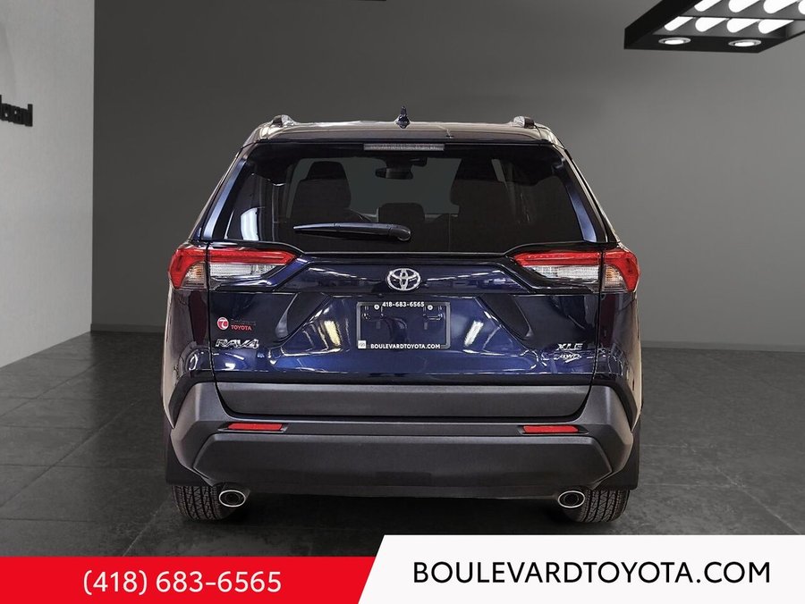 Toyota RAV4 XLE, AWD 2024 Bleu