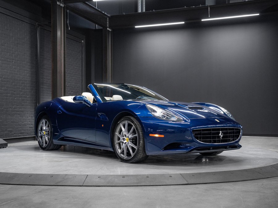 2010 Ferrari California 2010 Blue