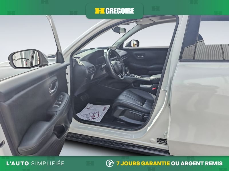 2024 Honda HR-V White Blainville - photo #11