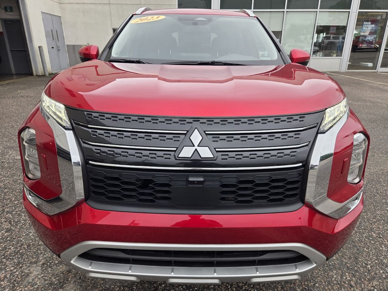 2023 MITSUBISHI Outlander Plug-In Hybrid Red Mont-Laurier - photo #1