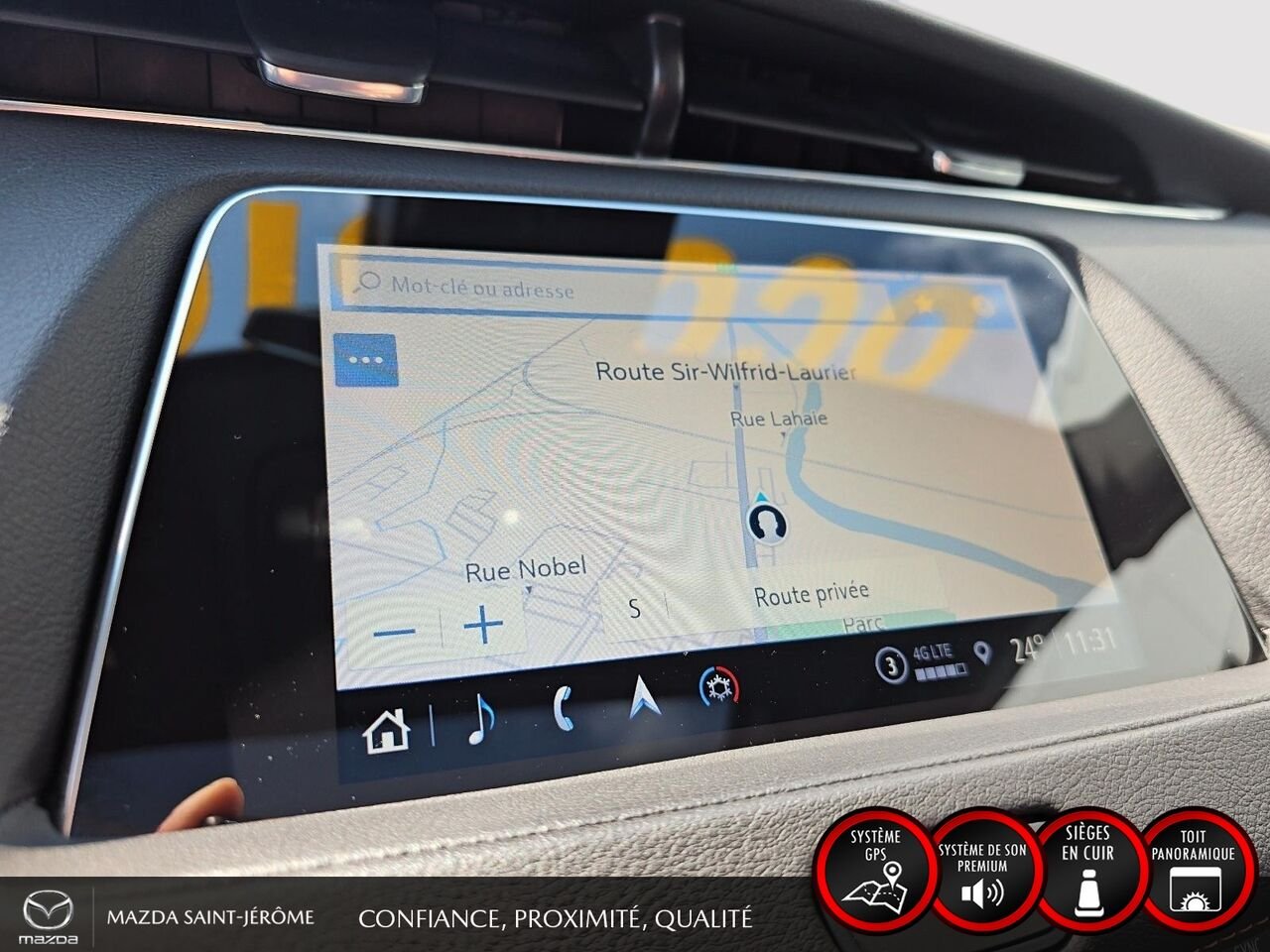 2023 Cadillac XT4 Sport | TOIT PANORAMIQUE | CUIR | AWD | SIÈGES AVANT ET ARRIÈRE CHAUFFANTS Grey Saint-Jérôme - photo #20