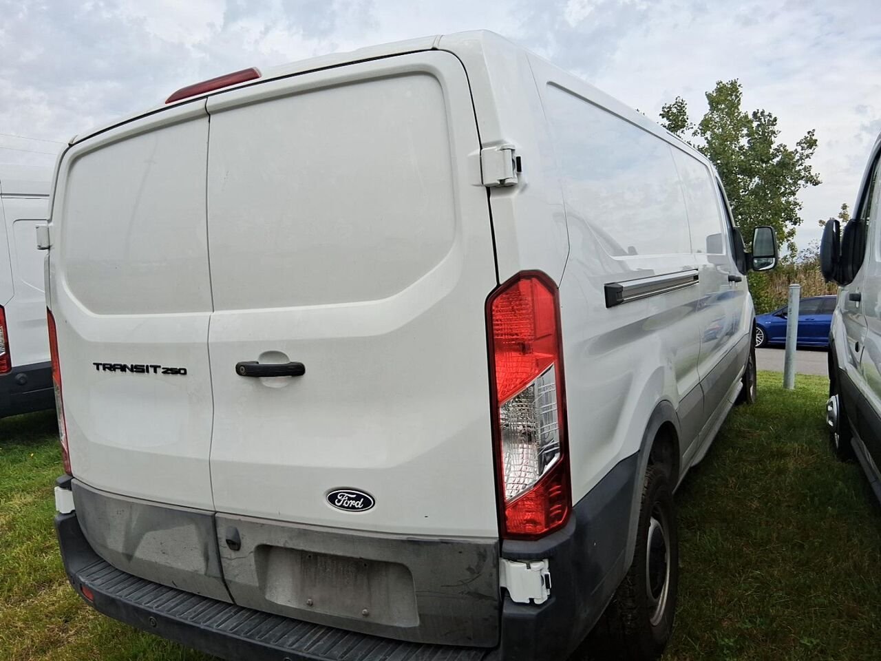 Ford Transit fourgon utilitaire 2026 Blanc Québec - photo #2