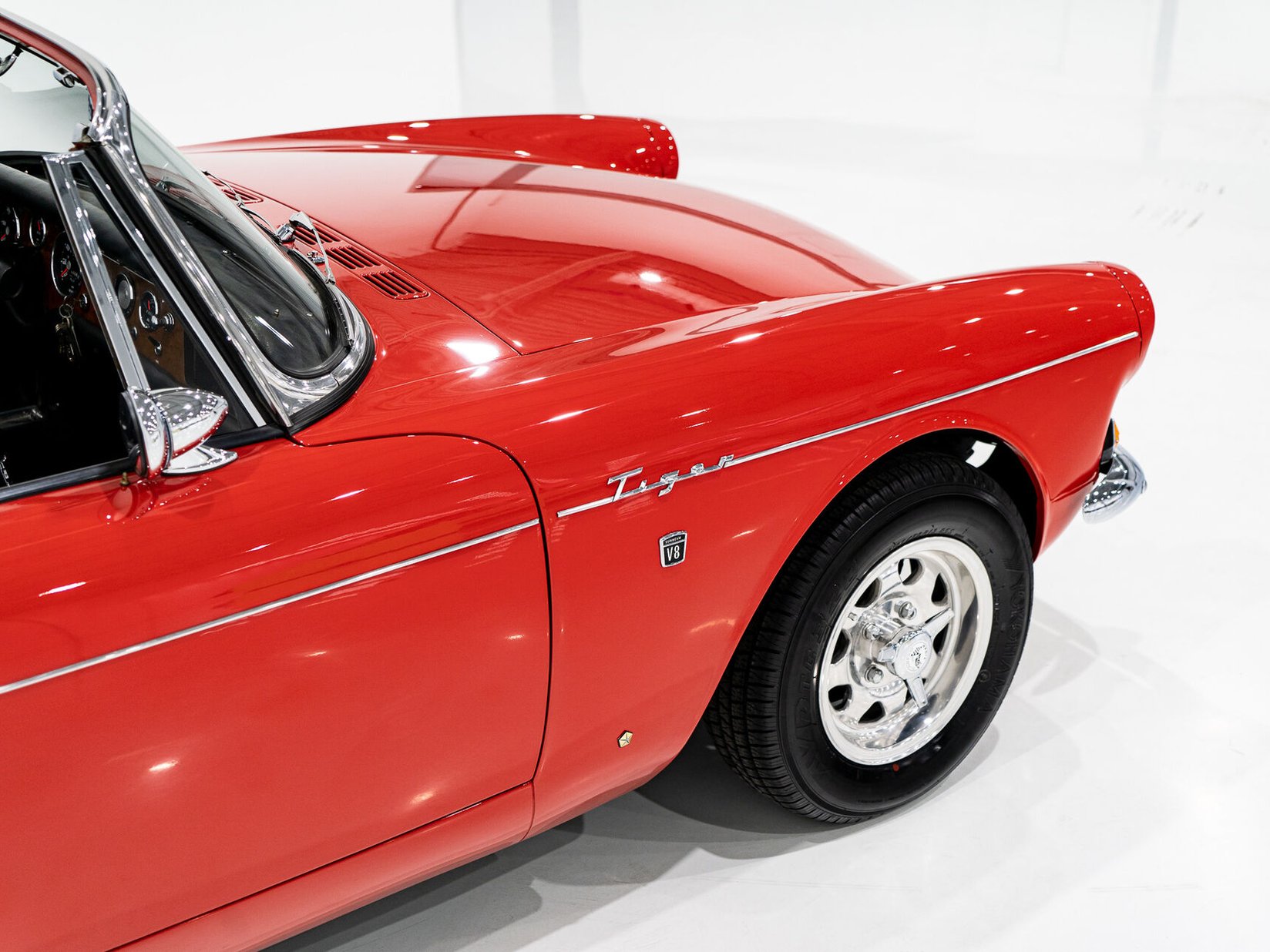 Sunbeam Tiger Unrestored with single repaint **PRIX EN USD** 1967 Rouge Montréal - photo #4
