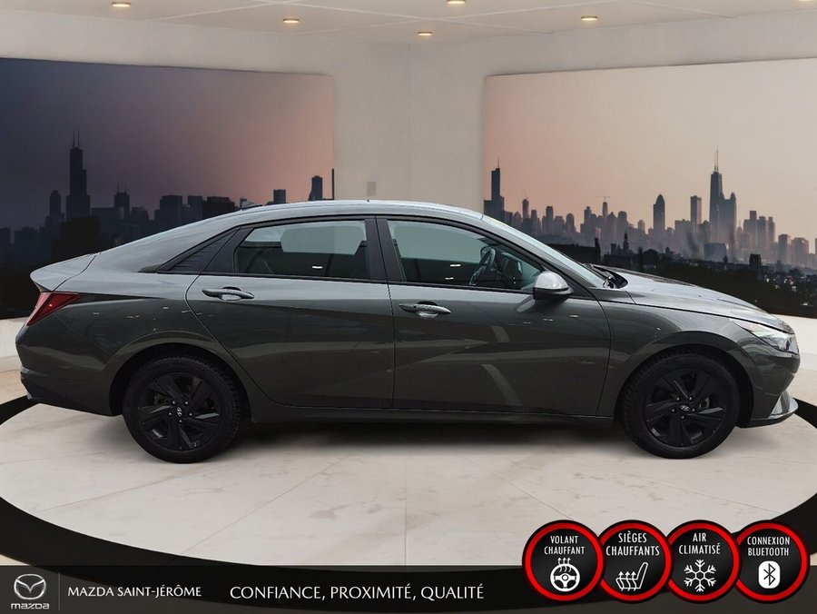 Hyundai Elantra PREFERRED | SIÈGES CHAUFFANTS | CAMÉRA DE RECUL | VOLANT CHAUFFANT 2023 Gris
