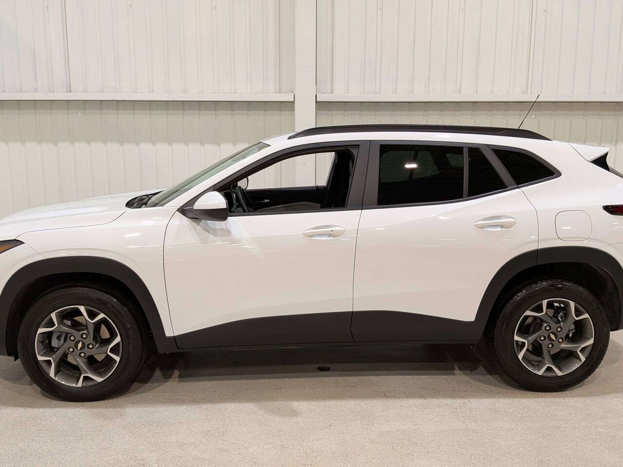 2025 Chevrolet Trax FWD 4dr LT White Val-David - photo #4