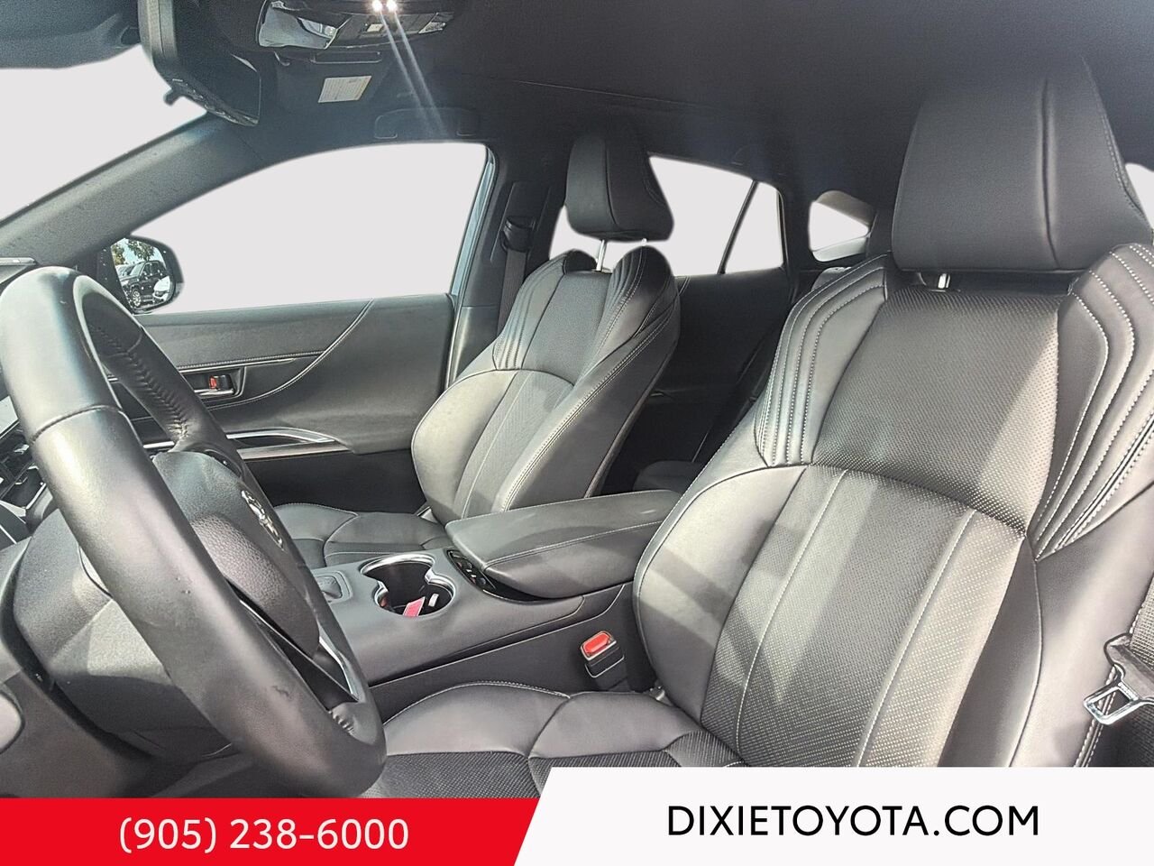 2023 Toyota Venza Hybrid Limited AWD / CLEAN CARFAX / HEATED AND VENTILATED SEATS / MOONROOF / ALLOY WHEELS / CARPLAY AND ANDROID AUTO Grey Mississauga - photo #8