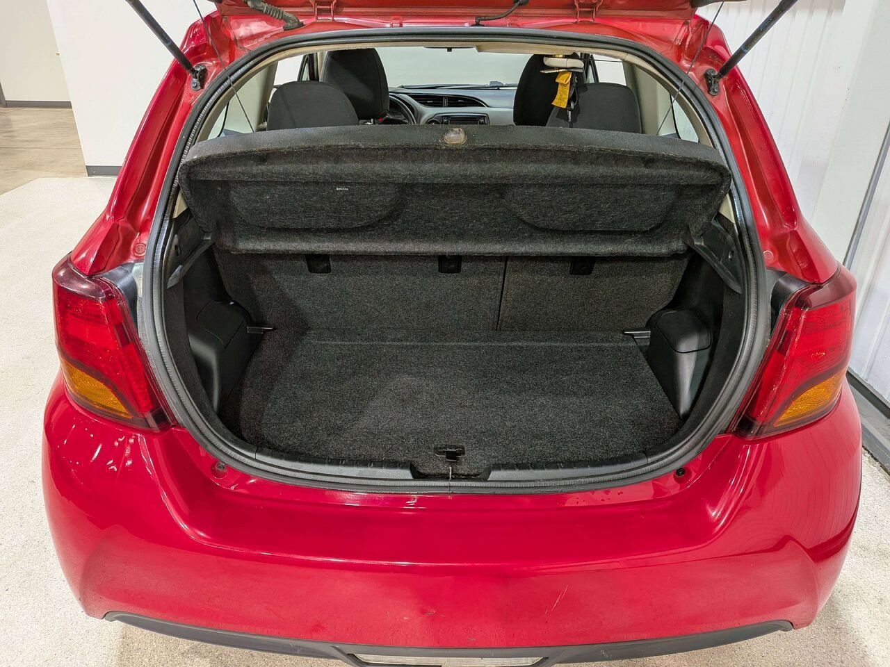 Toyota Yaris 3dr HB Auto CE 2015 Rouge Val-David - photo #6