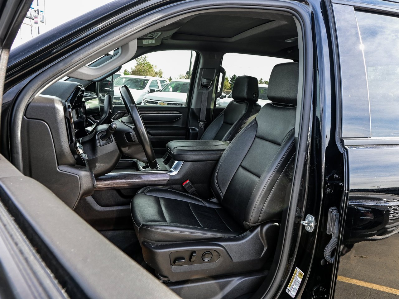 2025 Chevrolet Silverado 3500HD 4WD Crew Cab 159 LTZ Black Sherwood Park - photo #16