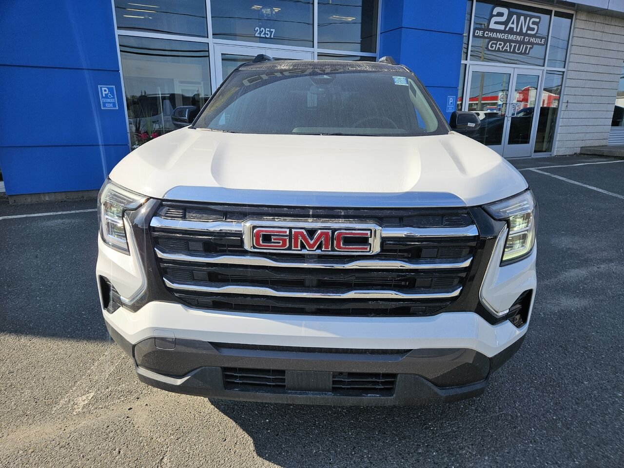 GMC Terrain Élévation 4 portes TI 2026 Blanc sommet Thetford Mines - photo #4