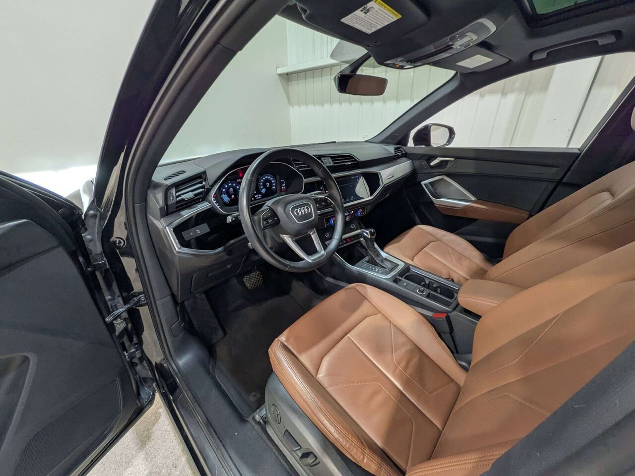 2023 Audi Q3 Komfort 45 TFSI quattro Black Val-David - photo #10