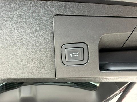 2018 Cadillac XT5 3.6L Black Laval - photo #23