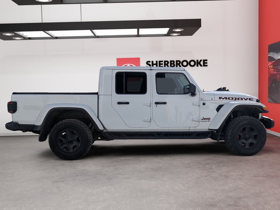 Jeep Gladiator MOJAVE 4X4 / SIÈGES CHAUFFANTS/VOLANT CHAUFFANT/MARCHEPIEDS/AC BIZONE/CAMÉRA DE RECUL/BLUETOOTH 2021 Blanc