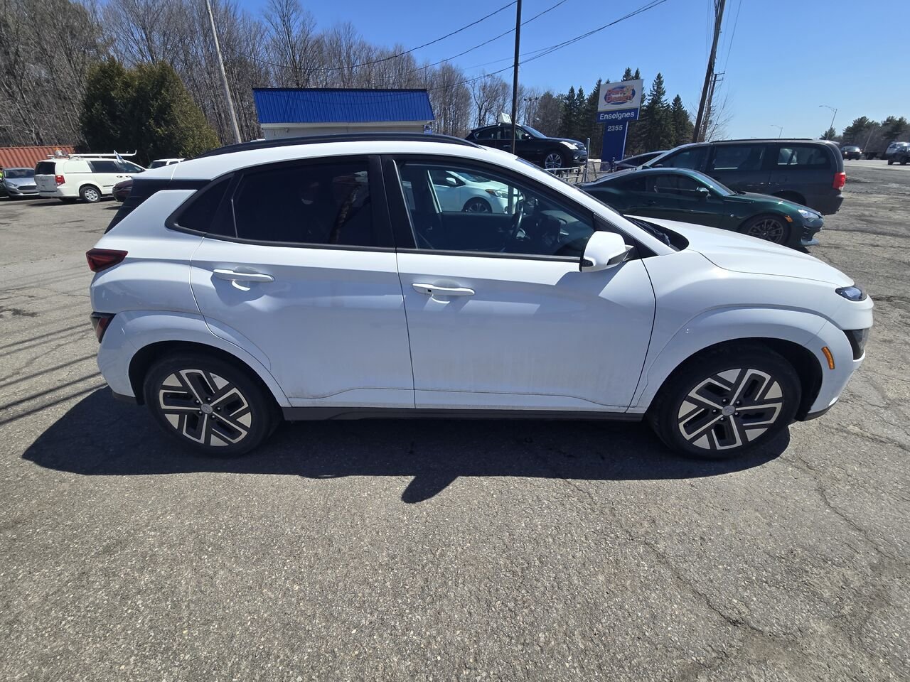 2023 Hyundai Kona Electric White  - photo #5