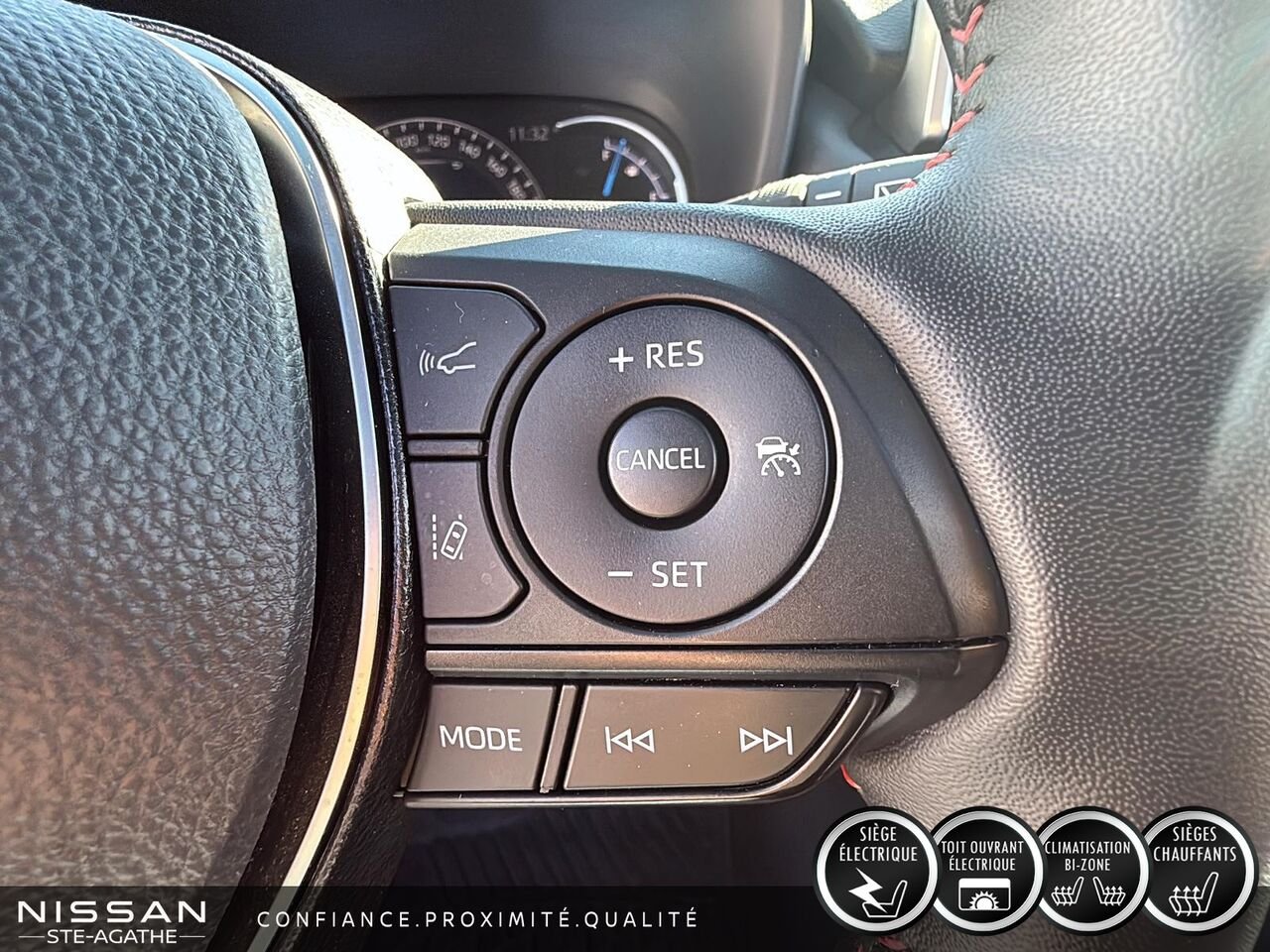 Toyota RAV4 hybride rechargeable 2025 Blanc Saint-Jérôme - photo #19