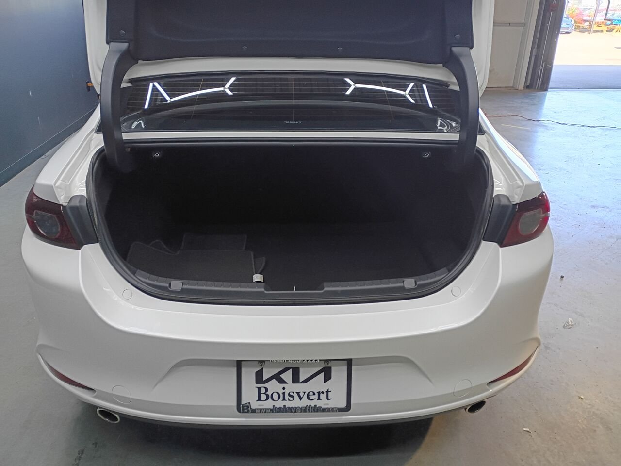2019 Mazda Mazda3 White Blainville - photo #13