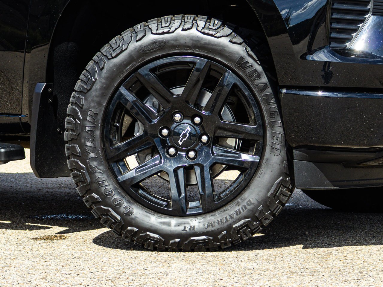 2024 Chevrolet Silverado 1500 4WD Crew Cab 147 RST Black Sherwood Park - photo #4