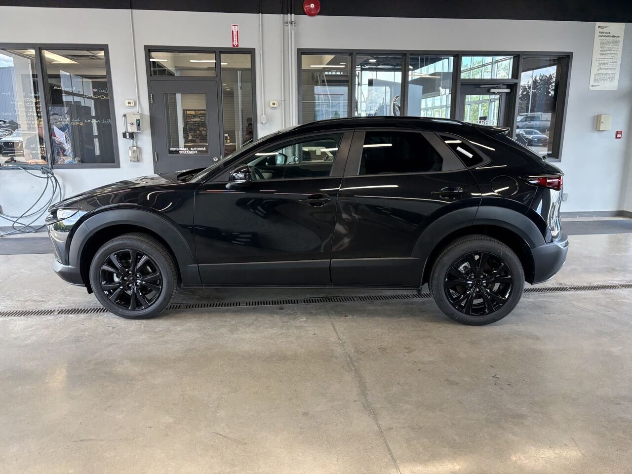 2026 MAZDA CX-30 GS KURO Jet Black Mica Châteauguay - photo #4