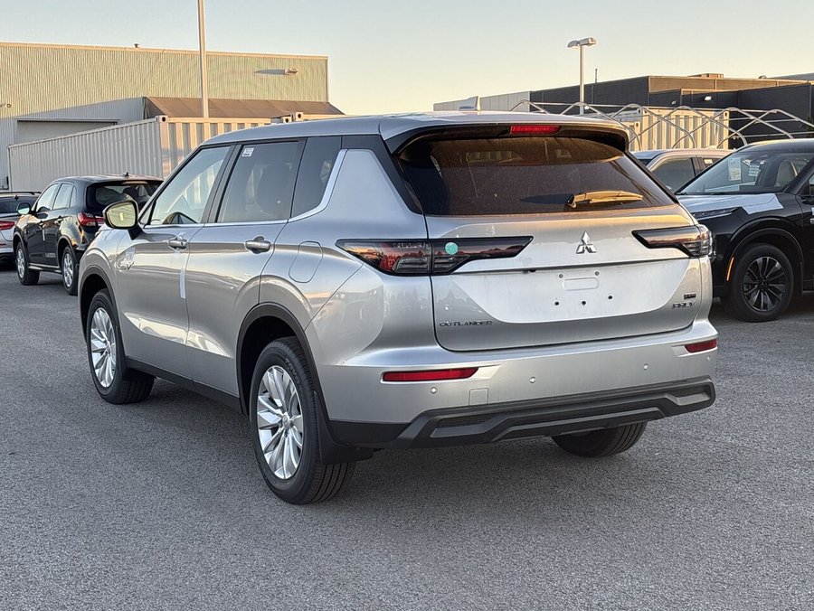 Mitsubishi Outlander PHEV ES S-AWC utilitaire sport TI 2026 Argent sterling