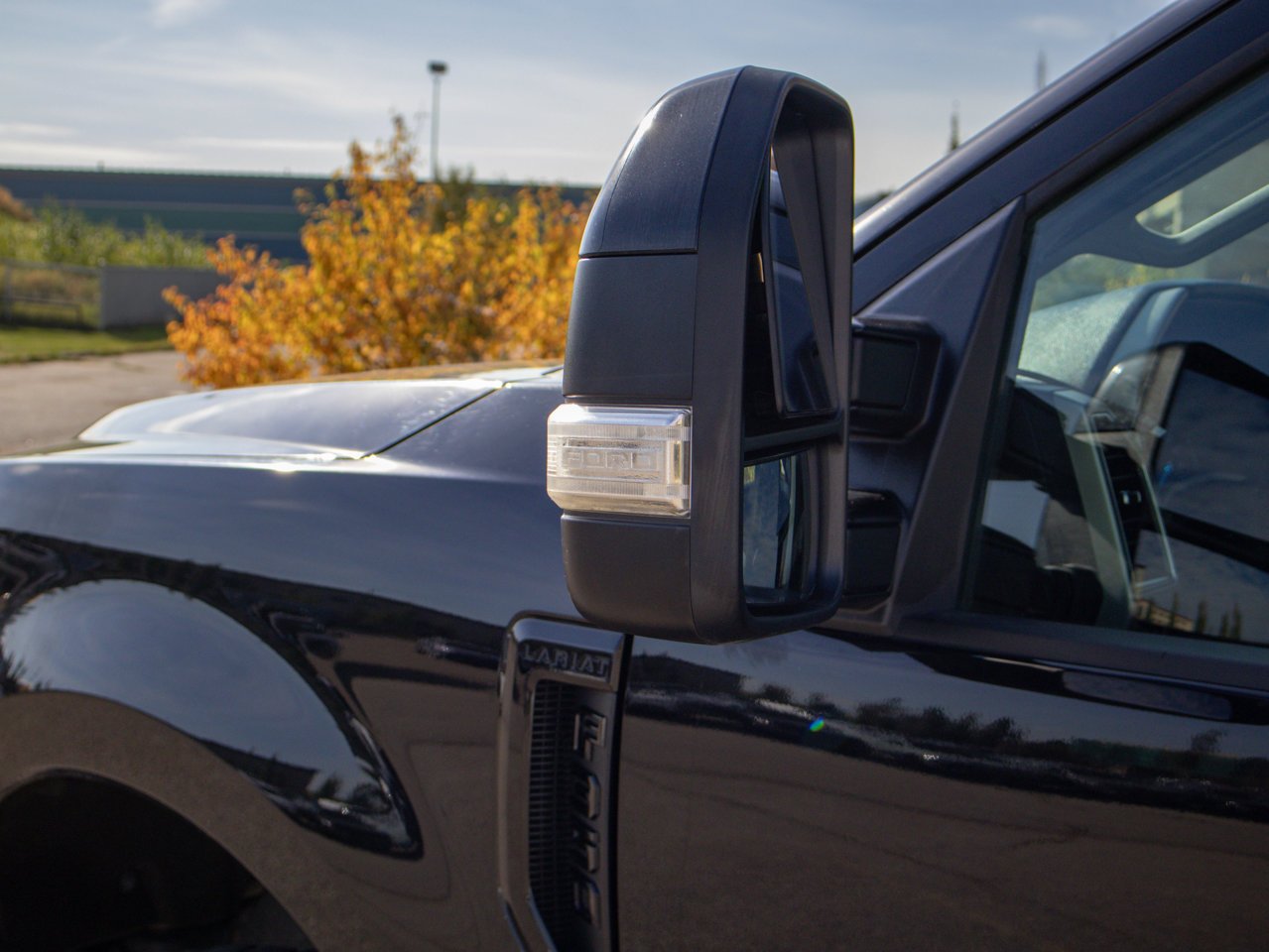 2019 Ford Super Duty F-350 SRW LARIAT 4WD Crew Cab 6.75' Box Black Sherwood Park - photo #5