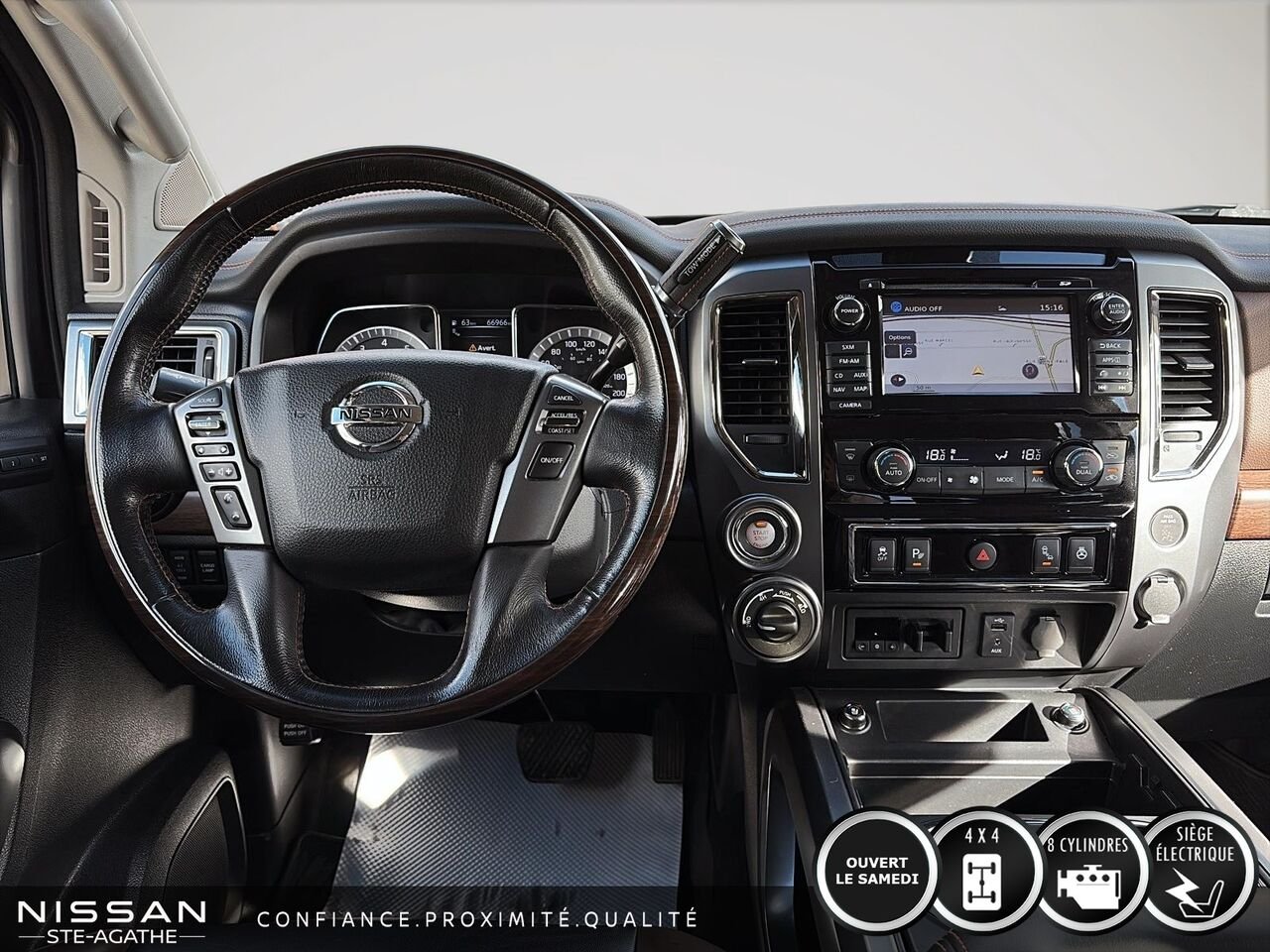 2018 Nissan Titan Platine cabine double 4x4 | BAS KILOMÉTRAGE | CAPACITÉ DE REMORQUAGE 8 500 LB Blue Saint-Jérôme - photo #9