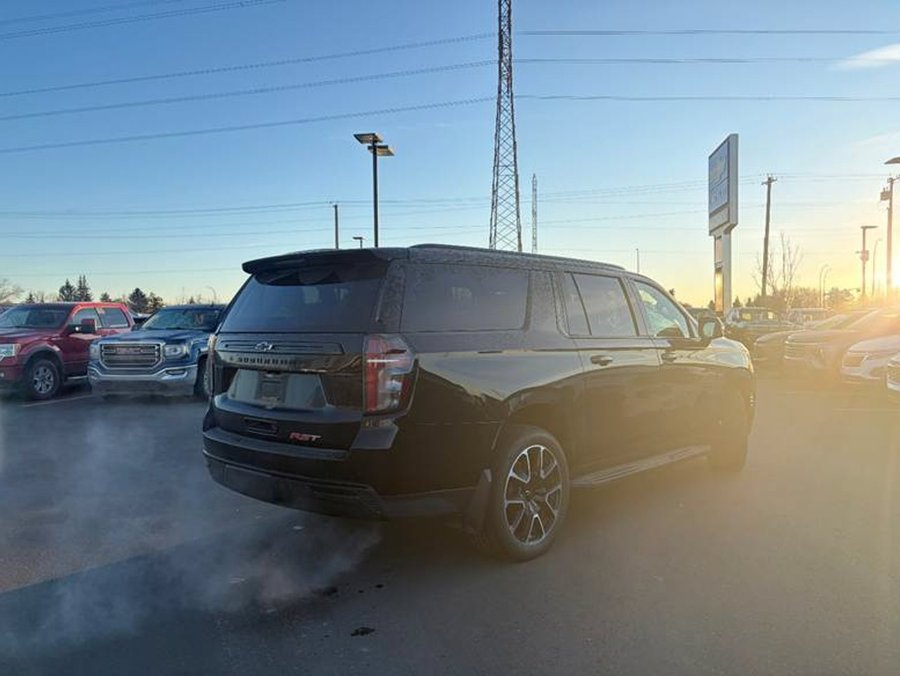 2023 Chevrolet Suburban RST Luxury Max Tow 5.3L 7-Passenger | Rear Media System Black