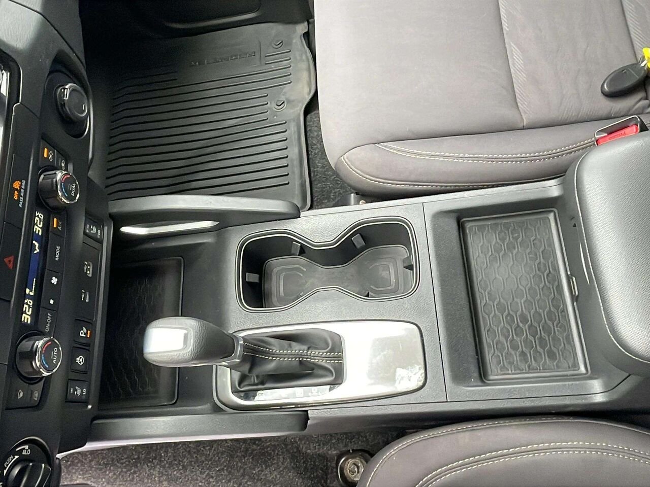 Nissan Frontier 2022 Blanc Gatineau - photo #15