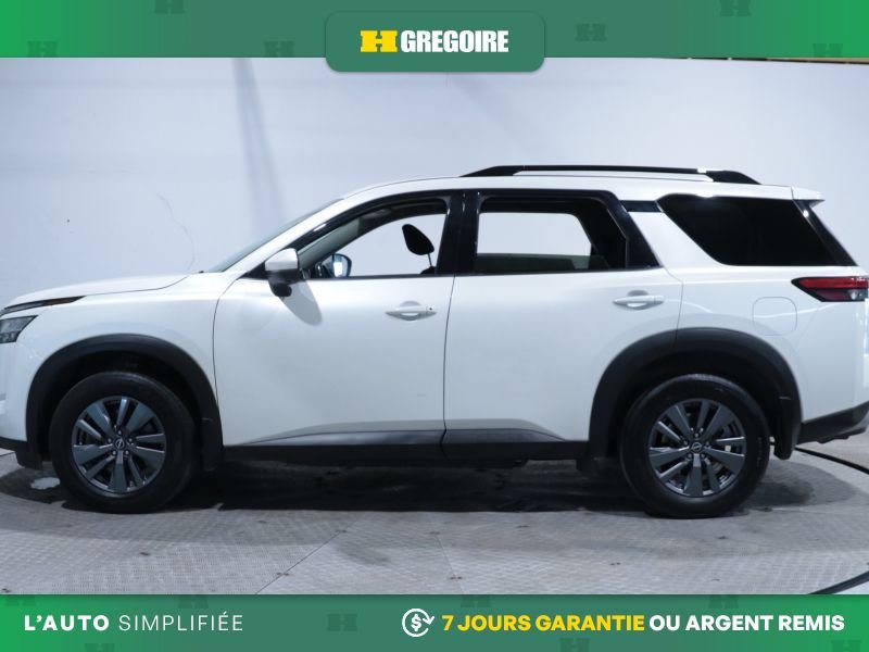 2022 Nissan Pathfinder White Laval - photo #2