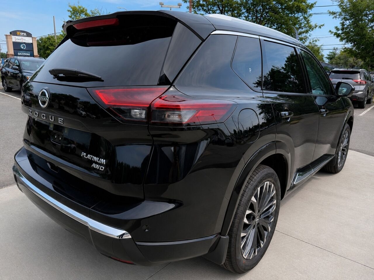 NISSAN Rogue ROGUE PLATINE 2026 Super noir Châteauguay - photo #5