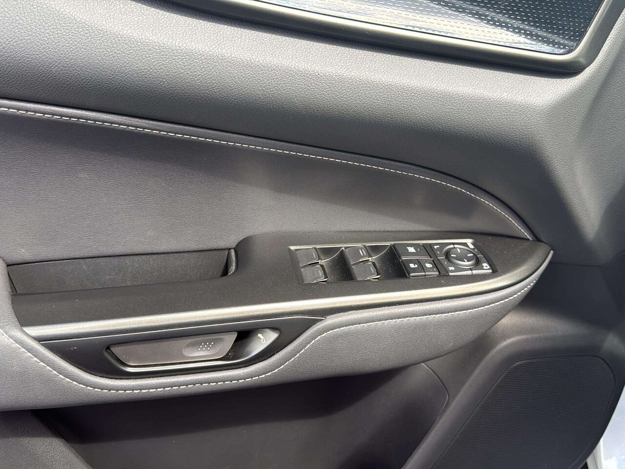 2025 Lexus NX White Gatineau - photo #16