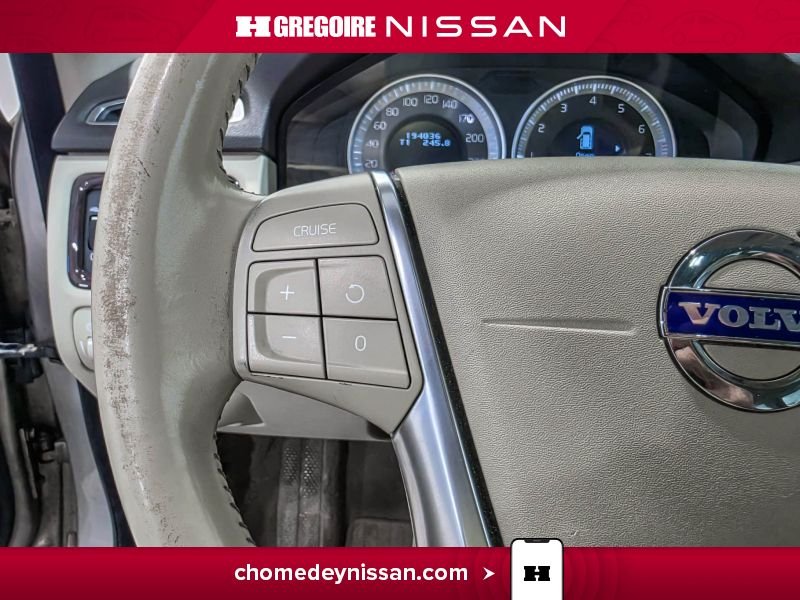 Volvo XC70 2012 Beige Laval - photo #18